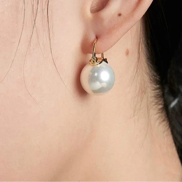 Pearl & Gold Huggies Earrings Hoops - Picture 3 of 3